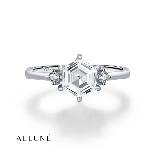 Livia - Hexagon Ring